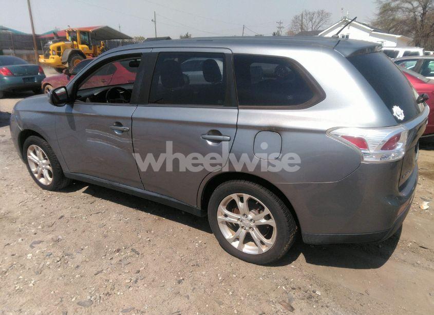 Photo 3 of 2014 Mitsubishi Outlander SE (VIN JA4AD3A34EZ009994)