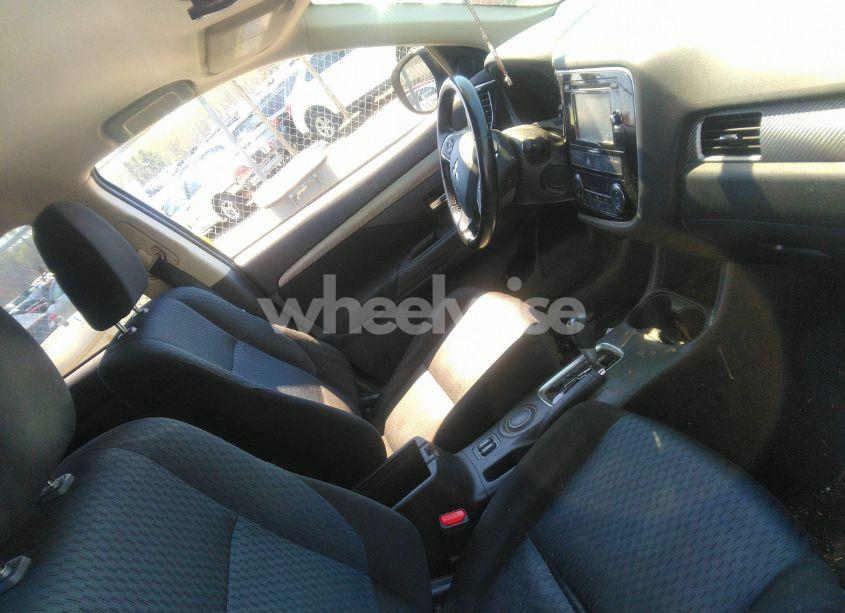 Photo 5 of 2014 Mitsubishi Outlander SE (VIN JA4AD3A34EZ009994)