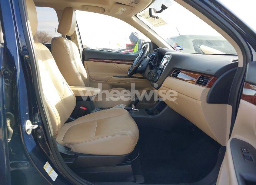 Photo 5 of 2014 Mitsubishi Outlander SE (VIN JA4AD3A34EZ013074)