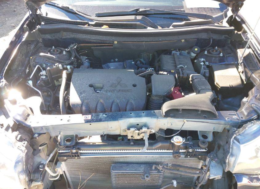 Photo 10 of 2015 Mitsubishi Outlander SE (VIN JA4AD3A34FZ013707)