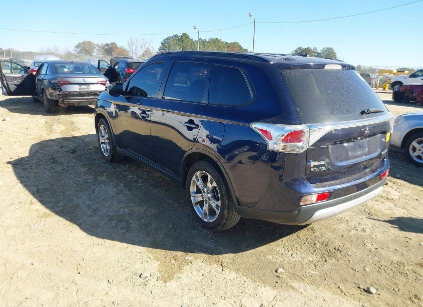 Photo 3 of 2015 Mitsubishi Outlander SE (VIN JA4AD3A34FZ013707)
