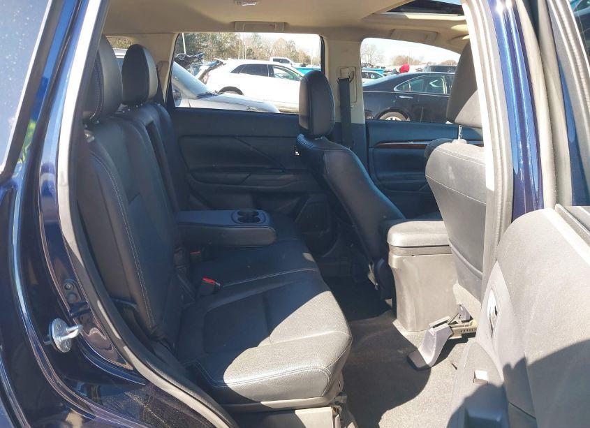 Photo 8 of 2015 Mitsubishi Outlander SE (VIN JA4AD3A34FZ013707)