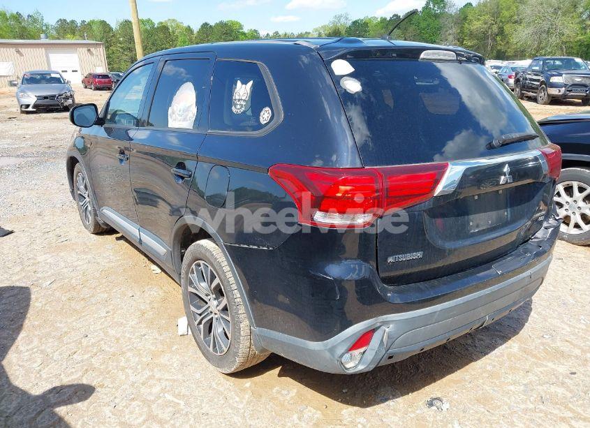 Photo 3 of 2016 Mitsubishi Outlander SE (VIN JA4AD3A34GZ004085)