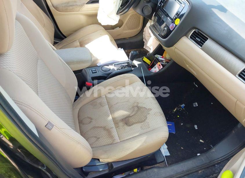 Photo 5 of 2016 Mitsubishi Outlander SE (VIN JA4AD3A34GZ004085)