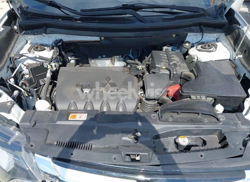 Photo 10 of 2016 Mitsubishi Outlander SEL (VIN JA4AD3A34GZ021310)