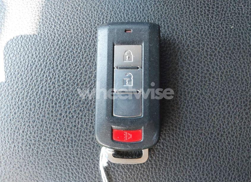 Photo 11 of 2016 Mitsubishi Outlander SEL (VIN JA4AD3A34GZ021310)