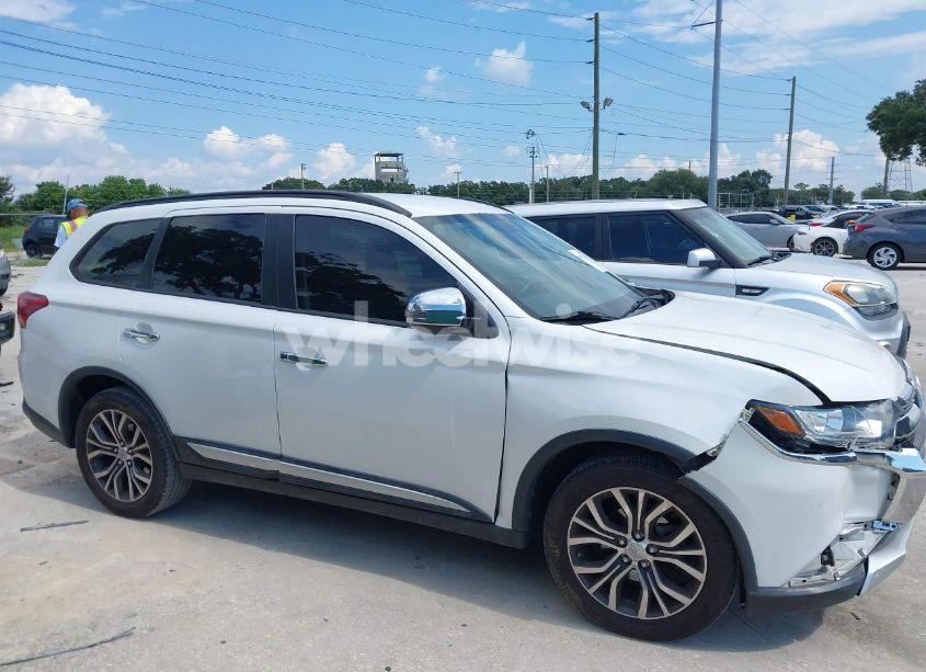 Photo 13 of 2016 Mitsubishi Outlander SEL (VIN JA4AD3A34GZ021310)