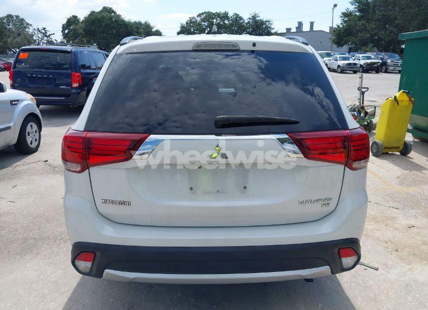 Photo 16 of 2016 Mitsubishi Outlander SEL (VIN JA4AD3A34GZ021310)
