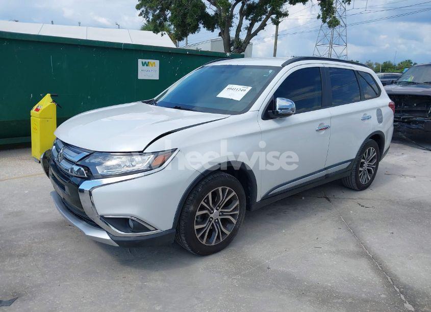 Photo 2 of 2016 Mitsubishi Outlander SEL (VIN JA4AD3A34GZ021310)