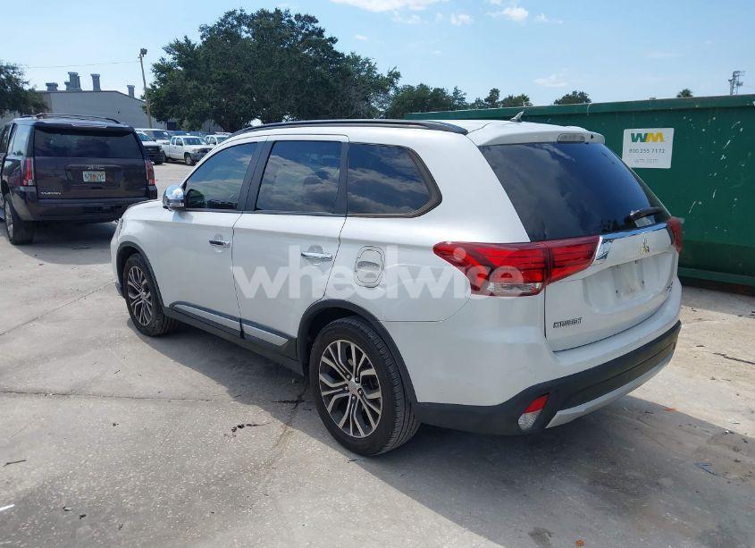 Photo 3 of 2016 Mitsubishi Outlander SEL (VIN JA4AD3A34GZ021310)