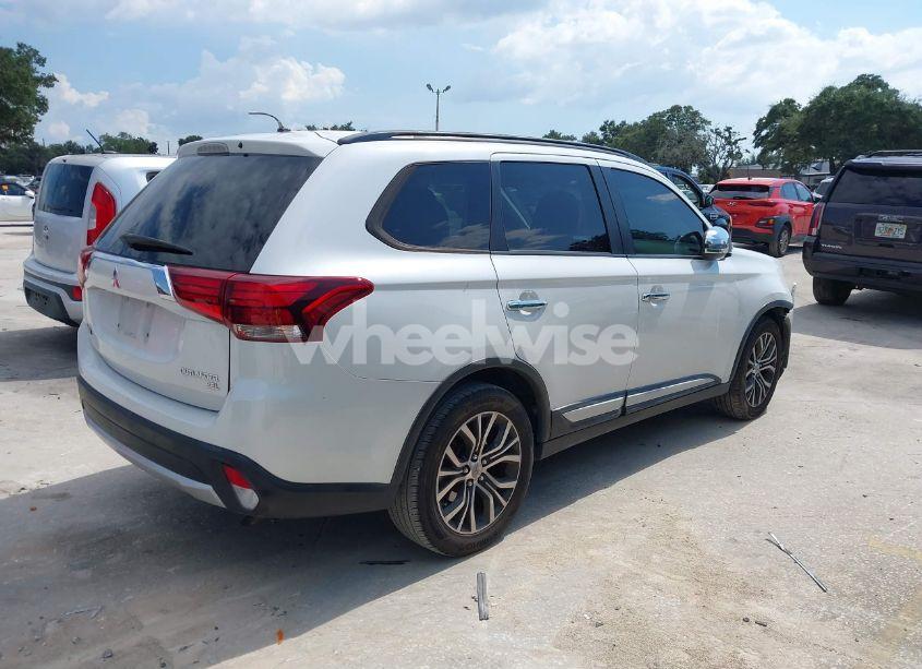 Photo 4 of 2016 Mitsubishi Outlander SEL (VIN JA4AD3A34GZ021310)