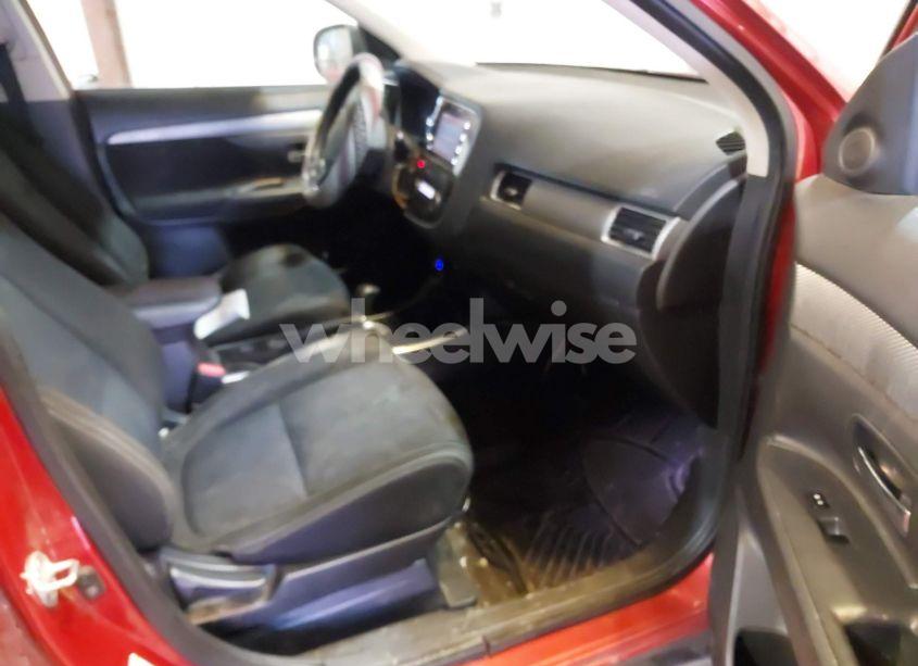 Photo 5 of 2017 Mitsubishi Outlander SE (VIN JA4AD3A34HZ022619)