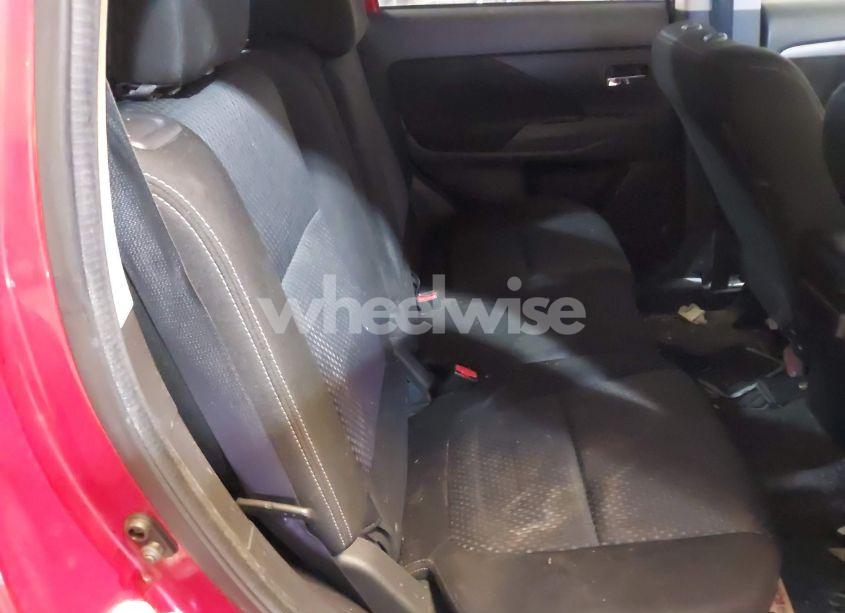 Photo 8 of 2017 Mitsubishi Outlander SE (VIN JA4AD3A34HZ022619)