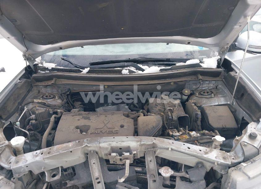 Photo 10 of 2017 Mitsubishi Outlander SE (VIN JA4AD3A34HZ028498)