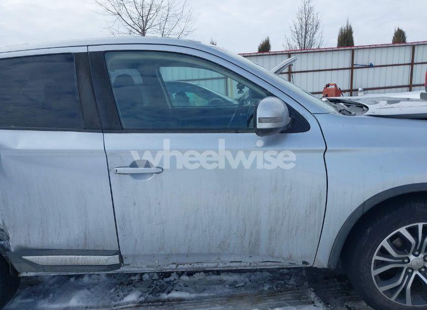 Photo 14 of 2017 Mitsubishi Outlander SE (VIN JA4AD3A34HZ028498)