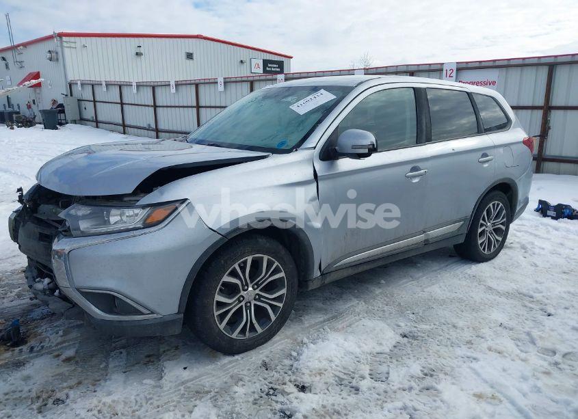 Photo 2 of 2017 Mitsubishi Outlander SE (VIN JA4AD3A34HZ028498)