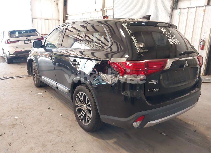 Photo 3 of 2017 Mitsubishi Outlander SE (VIN JA4AD3A34HZ063381)