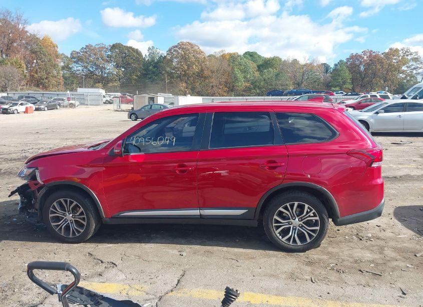Photo 14 of 2018 Mitsubishi Outlander SE (VIN JA4AD3A34JZ016289)
