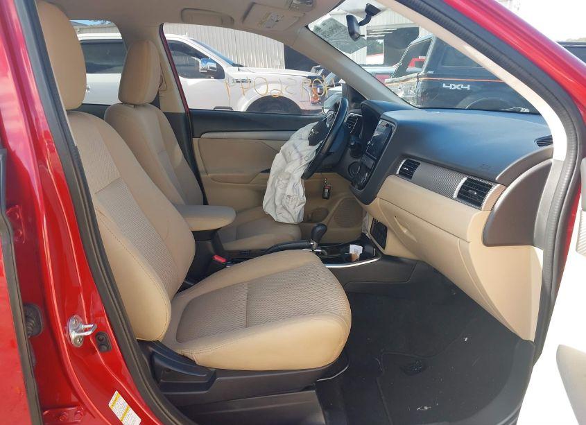 Photo 5 of 2018 Mitsubishi Outlander SE (VIN JA4AD3A34JZ016289)
