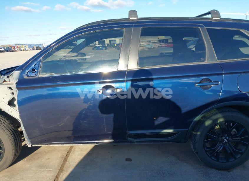Photo 15 of 2018 Mitsubishi Outlander LE (VIN JA4AD3A34JZ028412)
