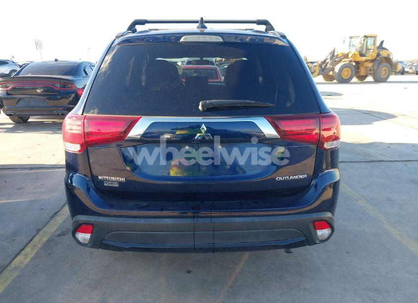 Photo 17 of 2018 Mitsubishi Outlander LE (VIN JA4AD3A34JZ028412)