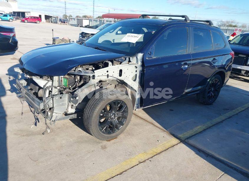 Photo 2 of 2018 Mitsubishi Outlander LE (VIN JA4AD3A34JZ028412)