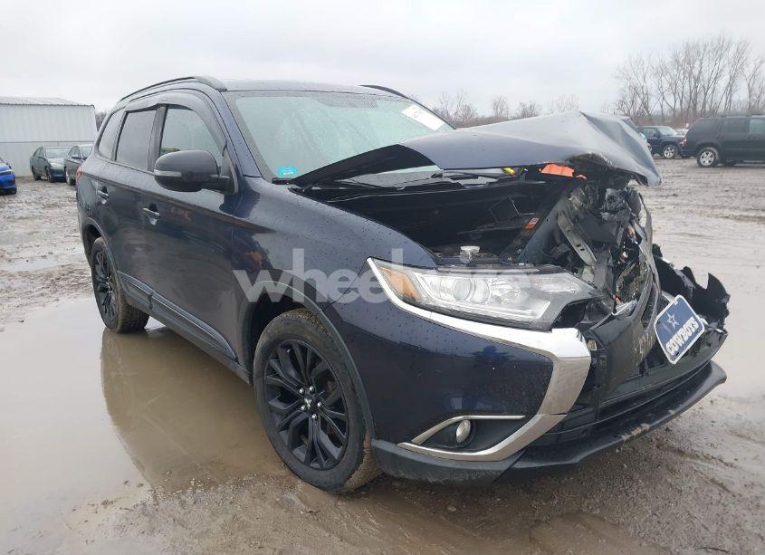 2018 Mitsubishi Outlander LE (VIN JA4AD3A34JZ030659) main photo