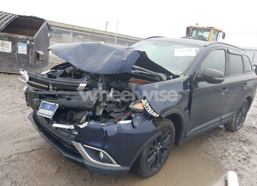 Photo 2 of 2018 Mitsubishi Outlander LE (VIN JA4AD3A34JZ030659)
