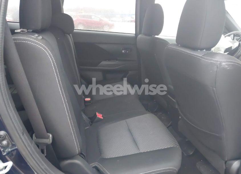 Photo 8 of 2018 Mitsubishi Outlander LE (VIN JA4AD3A34JZ030659)