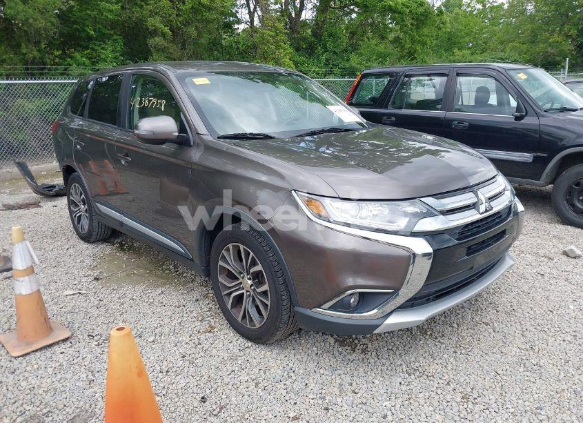 2018 Mitsubishi Outlander LE/SE/SEL (VIN JA4AD3A34JZ065816) main photo