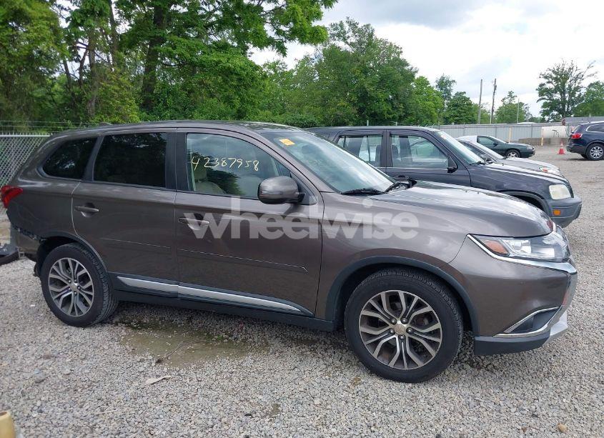 Photo 14 of 2018 Mitsubishi Outlander LE/SE/SEL (VIN JA4AD3A34JZ065816)