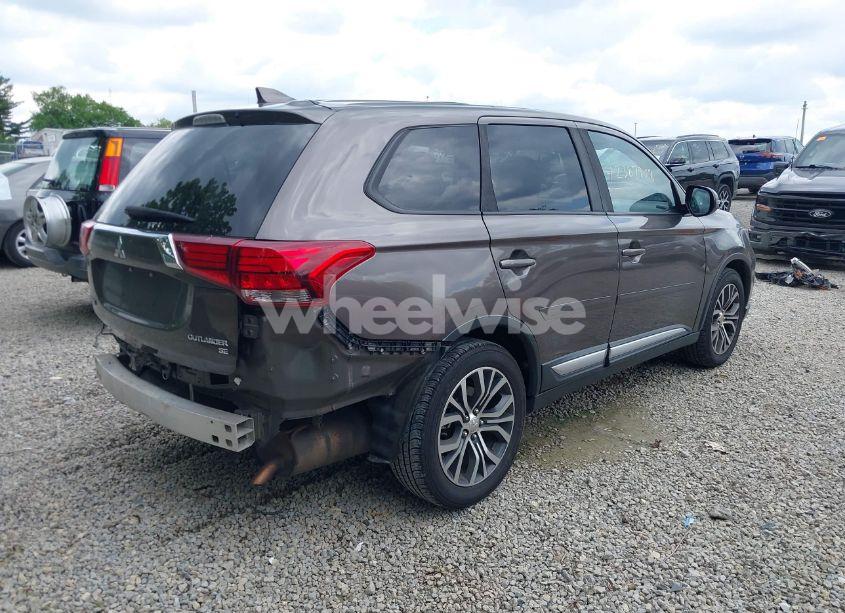 Photo 4 of 2018 Mitsubishi Outlander LE/SE/SEL (VIN JA4AD3A34JZ065816)