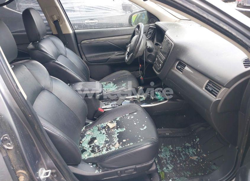 Photo 5 of 2019 Mitsubishi Outlander SEL (VIN JA4AD3A34KJ001176)