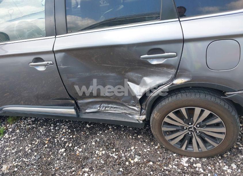 Photo 6 of 2019 Mitsubishi Outlander SEL (VIN JA4AD3A34KJ001176)