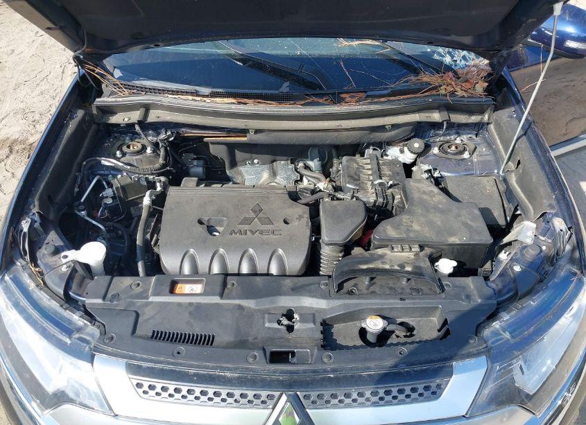 Photo 10 of 2019 Mitsubishi Outlander SE (VIN JA4AD3A34KZ013278)