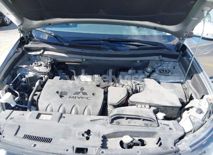 Photo 10 of 2019 Mitsubishi Outlander SE (VIN JA4AD3A34KZ014057)