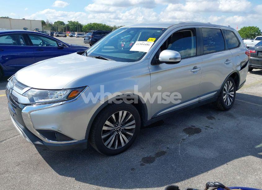 Photo 2 of 2019 Mitsubishi Outlander SE (VIN JA4AD3A34KZ014057)