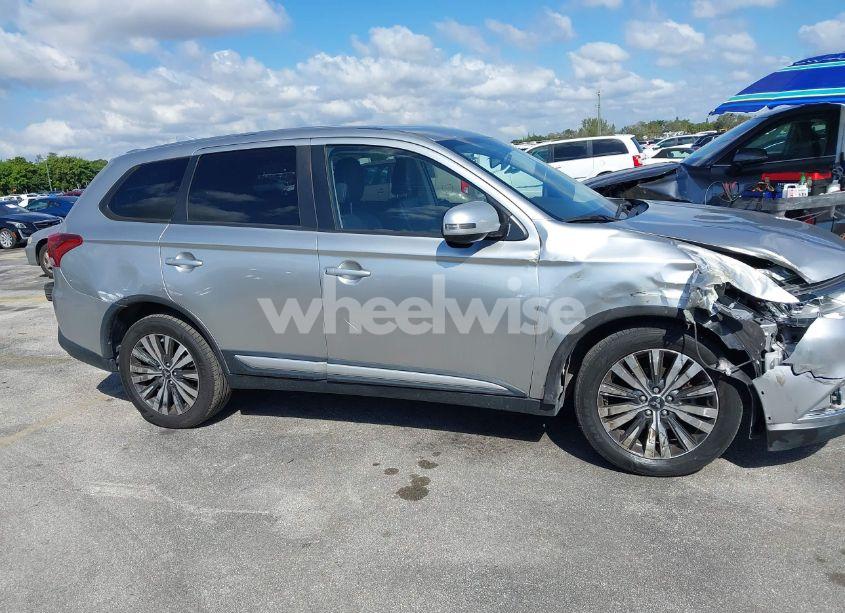 Photo 6 of 2019 Mitsubishi Outlander SE (VIN JA4AD3A34KZ014057)