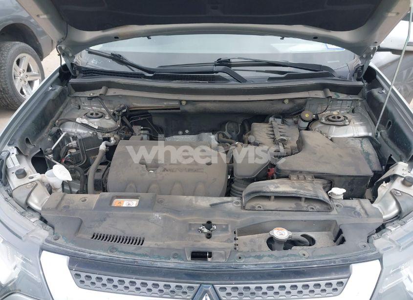 Photo 10 of 2019 Mitsubishi Outlander SE (VIN JA4AD3A34KZ015340)