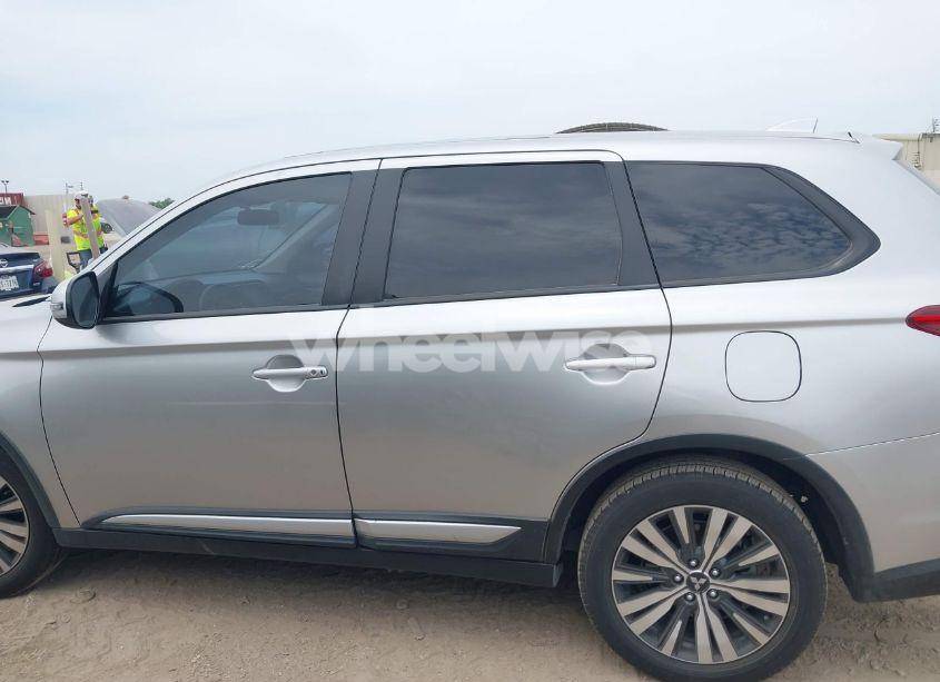 Photo 15 of 2019 Mitsubishi Outlander SE (VIN JA4AD3A34KZ015340)