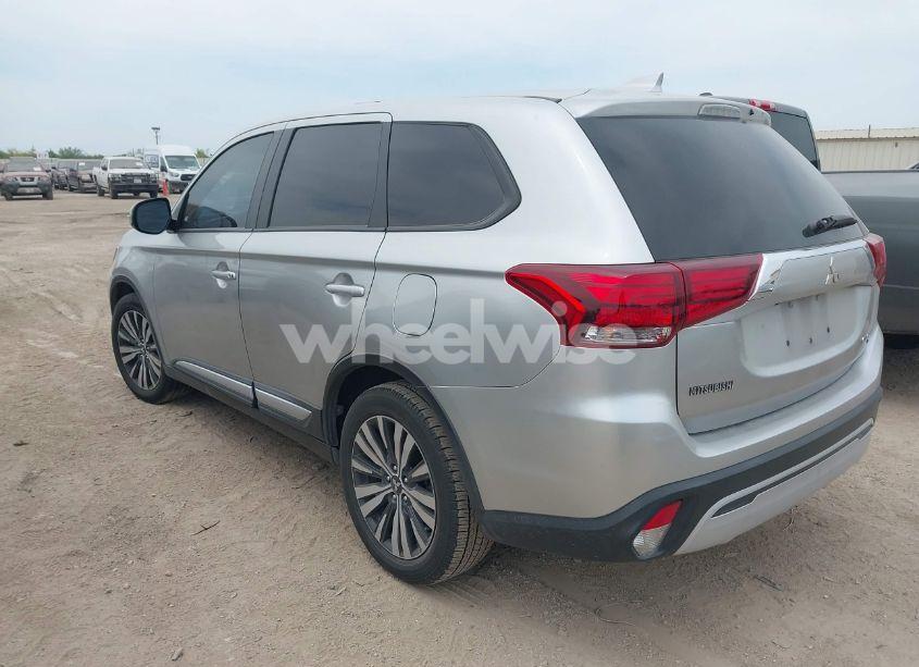Photo 3 of 2019 Mitsubishi Outlander SE (VIN JA4AD3A34KZ015340)