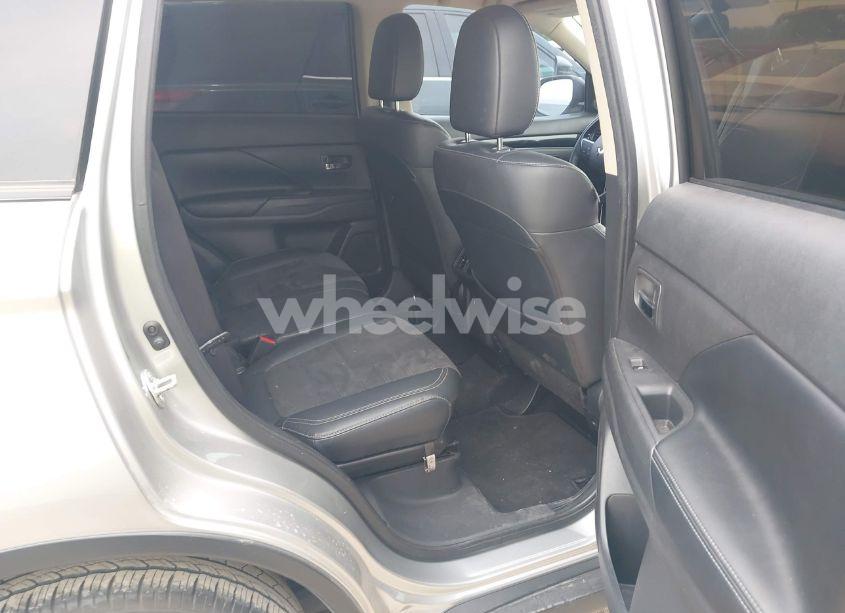 Photo 8 of 2019 Mitsubishi Outlander SE (VIN JA4AD3A34KZ015340)