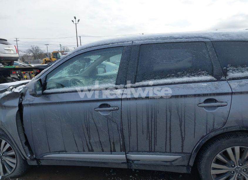 Photo 14 of 2019 Mitsubishi Outlander SE (VIN JA4AD3A34KZ043445)