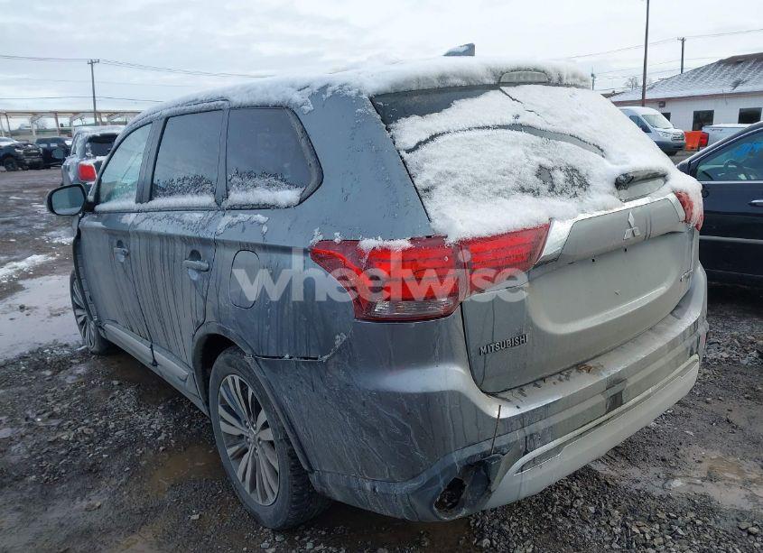 Photo 3 of 2019 Mitsubishi Outlander SE (VIN JA4AD3A34KZ043445)
