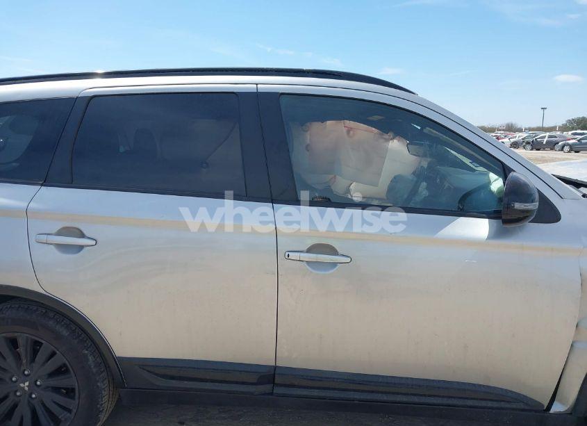 Photo 13 of 2020 Mitsubishi Outlander LE 2.4 (VIN JA4AD3A34LJ000711)