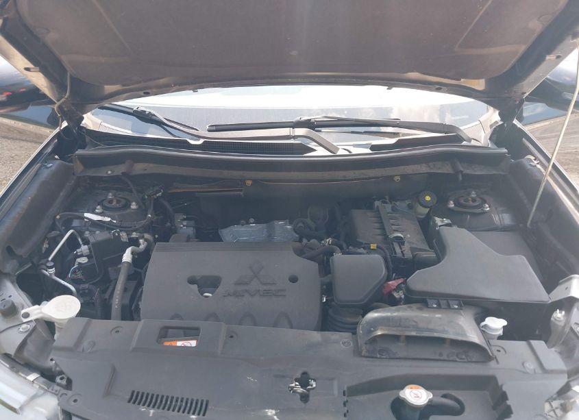 Photo 10 of 2020 Mitsubishi Outlander LE 2.4/SE 2.4/SEL 2.4/SP 2.4 (VIN JA4AD3A34LZ016165)