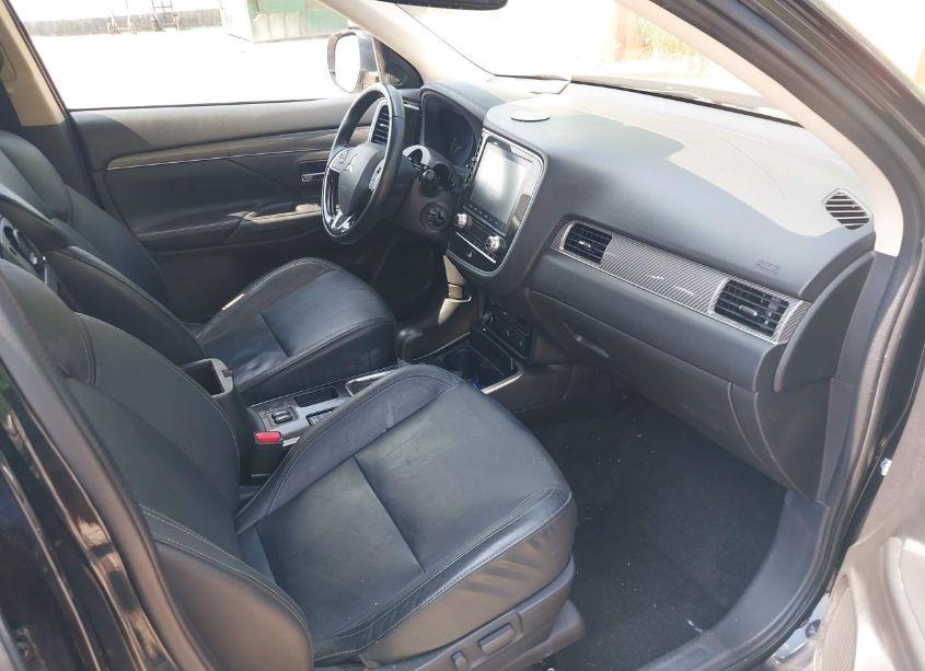 Photo 5 of 2020 Mitsubishi Outlander LE 2.4/SE 2.4/SEL 2.4/SP 2.4 (VIN JA4AD3A34LZ016165)