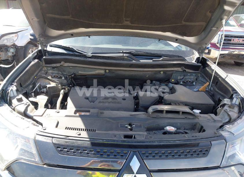 Photo 10 of 2020 Mitsubishi Outlander LE 2.4/SE 2.4/SEL 2.4/SP 2.4 (VIN JA4AD3A34LZ036626)