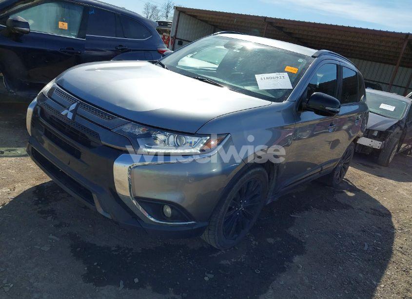 Photo 2 of 2020 Mitsubishi Outlander LE 2.4/SE 2.4/SEL 2.4/SP 2.4 (VIN JA4AD3A34LZ036626)