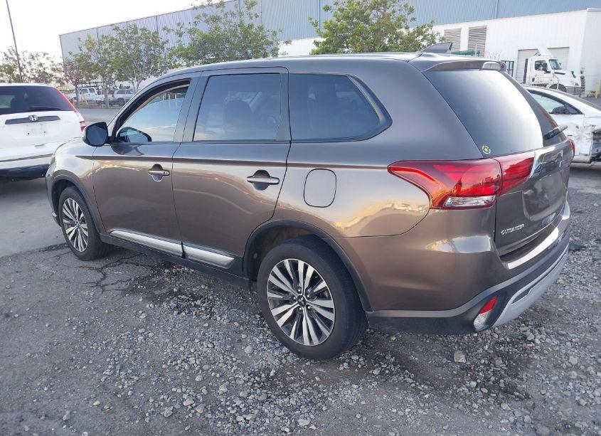 Photo 3 of 2020 Mitsubishi Outlander SE 2.4 (VIN JA4AD3A34LZ039882)